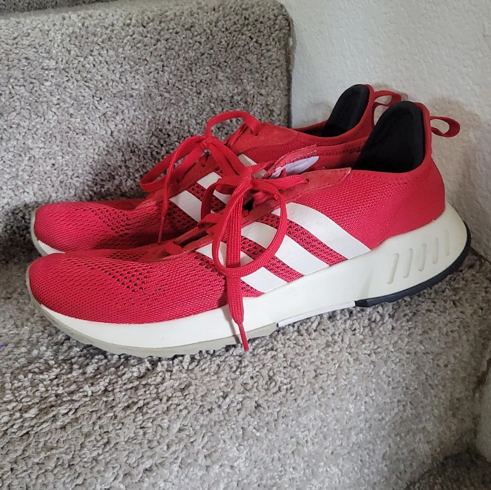 Adidas Men’s Red Phosphere Running Shoes 10